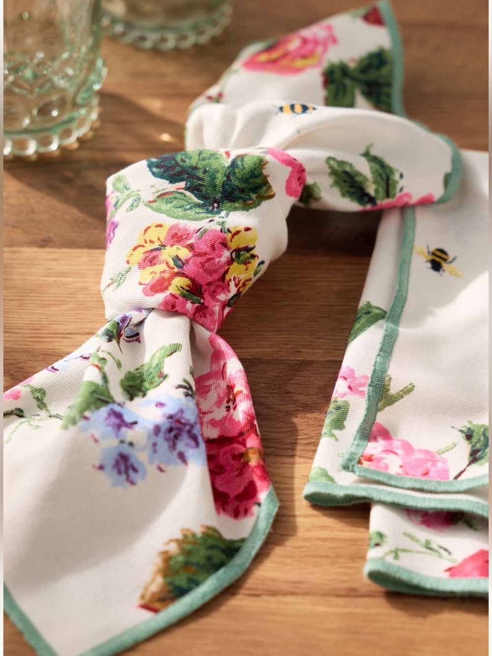 BEAUTIFUL Anthropologie Camille Napkins, Set of 4